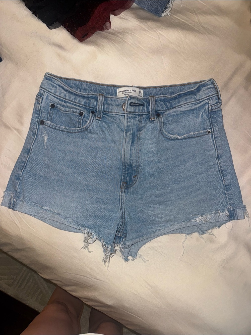 Abercrombie & Fitch the mom short high rise